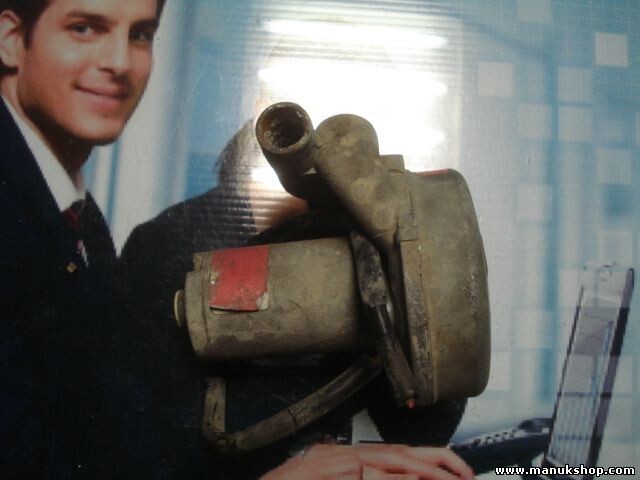 Wasserpumpe Standheizug  VW 4A1261081K 4A1 261 081K BOSCH 0130002211
