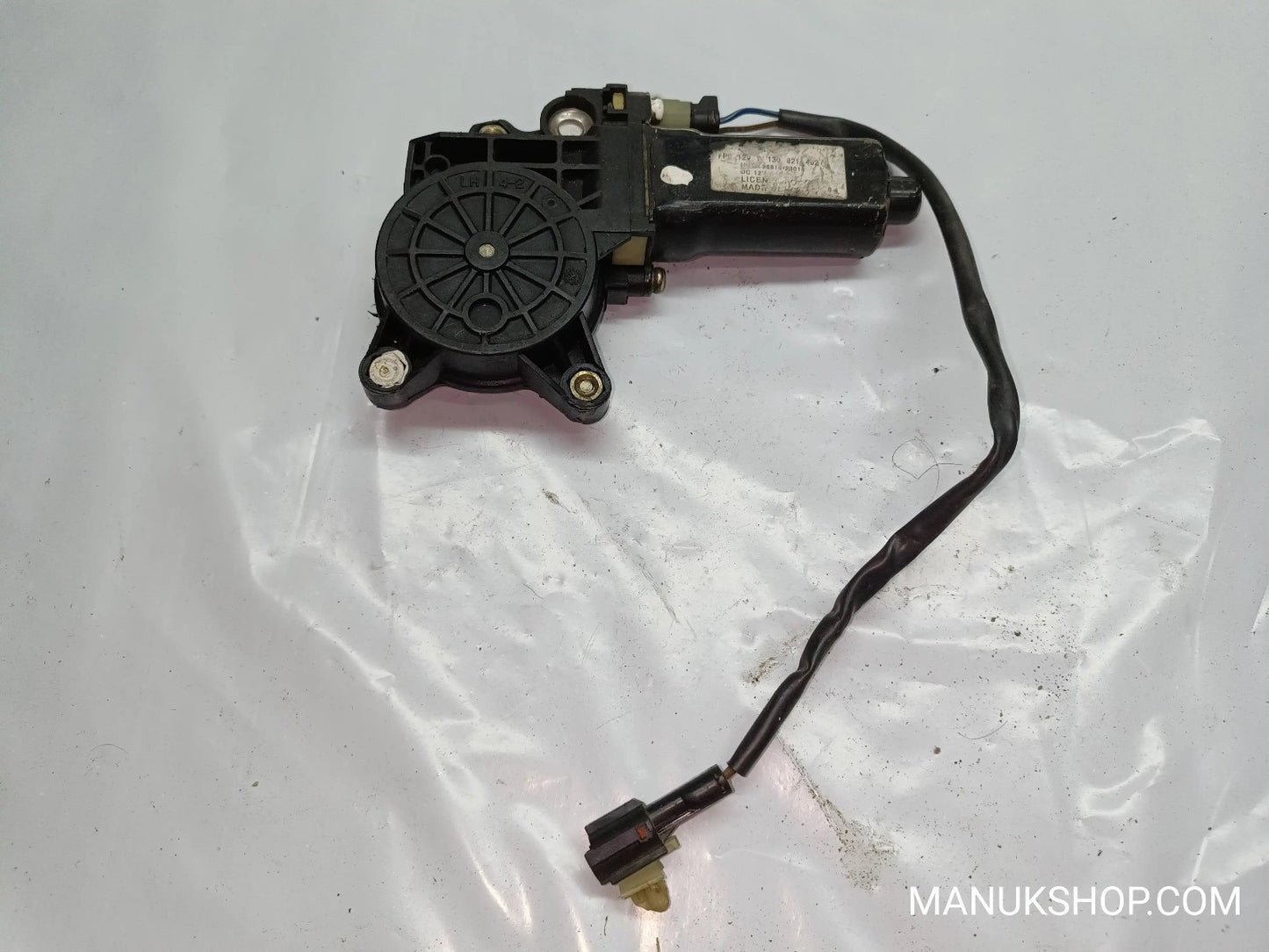 Fensterheber motor vorne links Hyundai Lantra H1 9881029010 0130821402