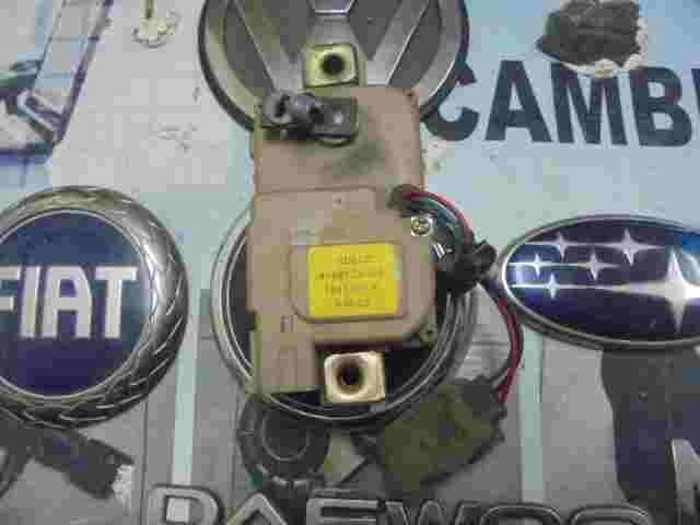 Stellmotor Zentralverriegelung Tür vorne links Nissan Atleon 80550DA000 1891421A