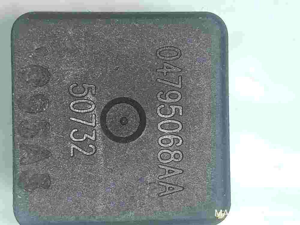 Anlasserrelais  Chrysler Jeep Grand Cherokee 04795068AA 04 79 50 68 AA 50732