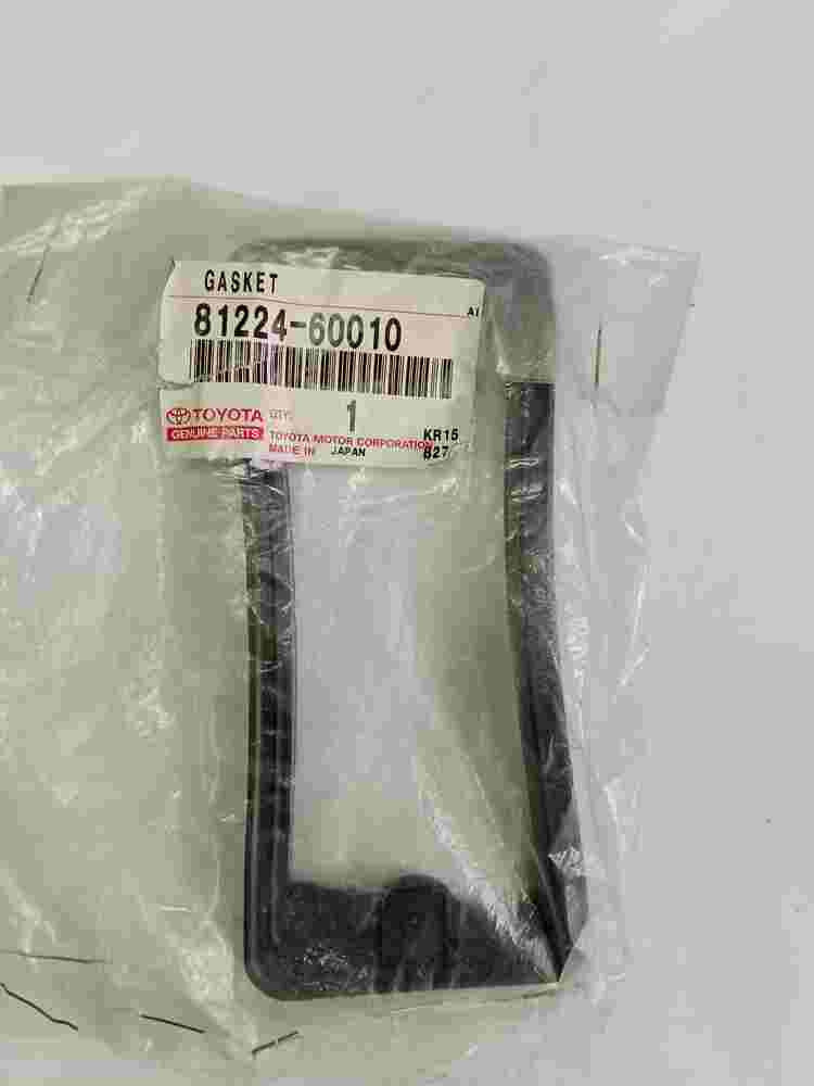 Gasket  Toyota Land Cruiser 8122460010 81224-60010