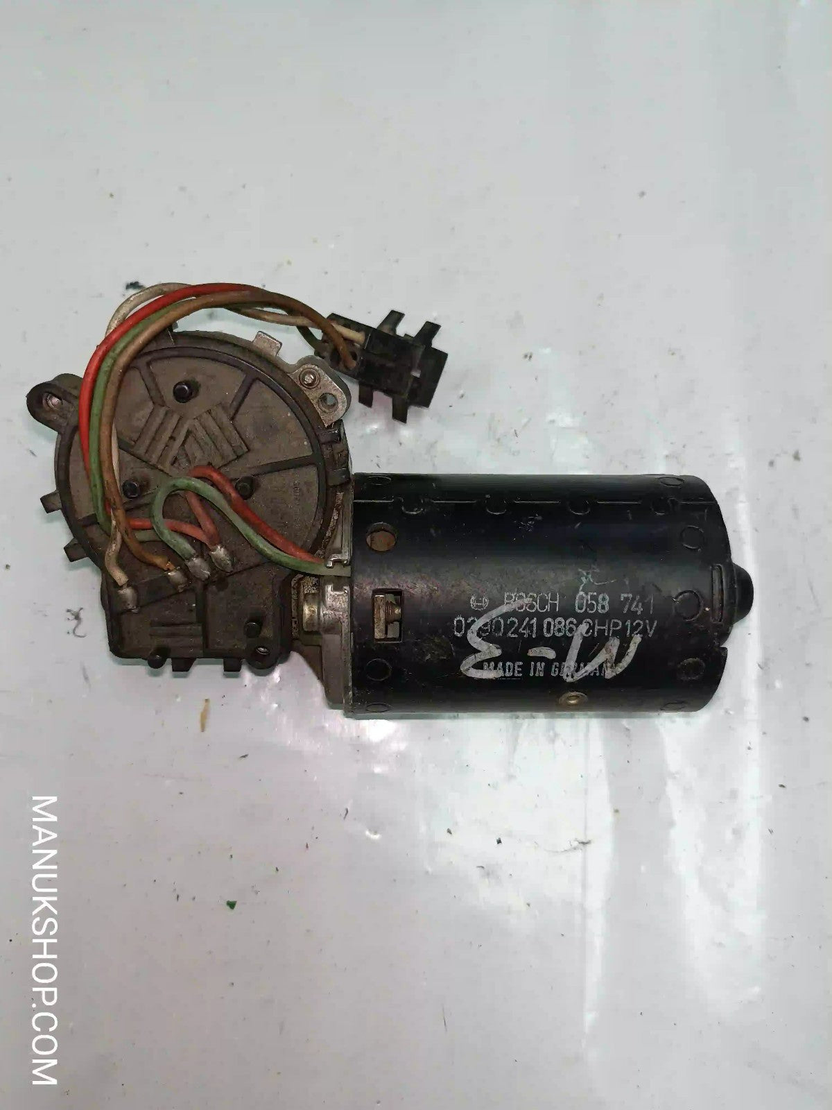 Wischermotor BMW E30 E24 BOSCH  0390241086 0 390 241 086 CHP 12V