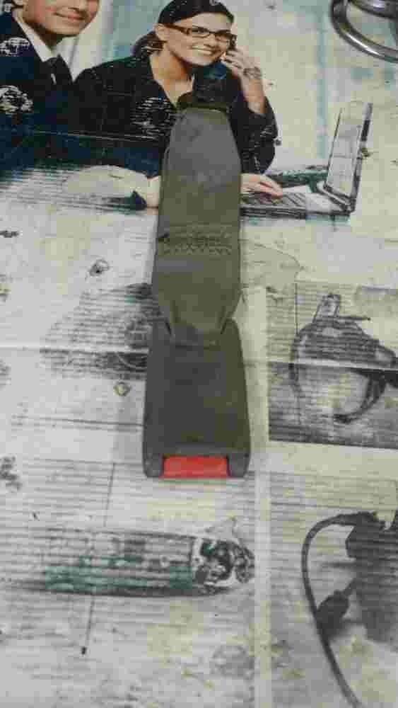 Gurtschloss Gurtschnapper hinten Nissan Pickup Pick-up Navara D22 G2285 TK520