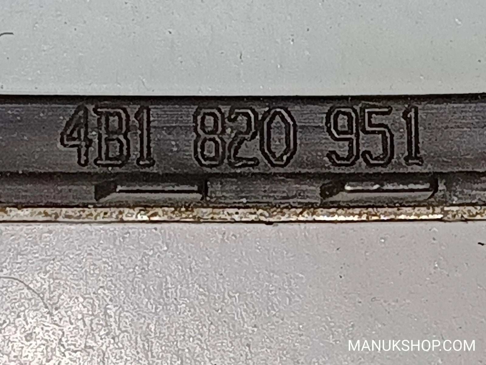 Schalttafelabdeckung  Audi A6 C5 4B1820951 4B1 820 951