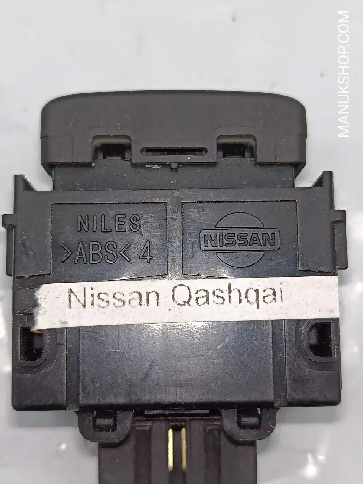 Schalter ESP OFF NissanX-Trail T30 Qashqai J10 NILES ABS 4
