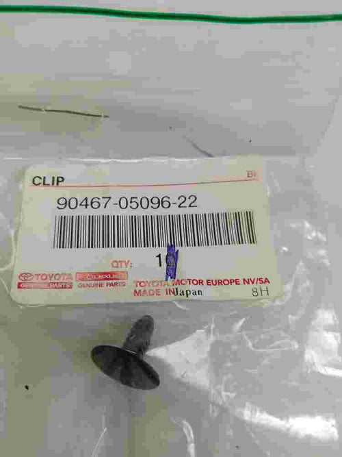 Clip  Toyota Corolla E11 904670509622 90467-05096-22