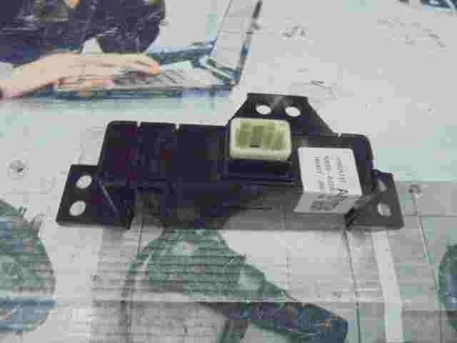 Schalter Tankklappe Batterie Öffner  Hyundai Ioniq 93555G2200 LHD 120025237