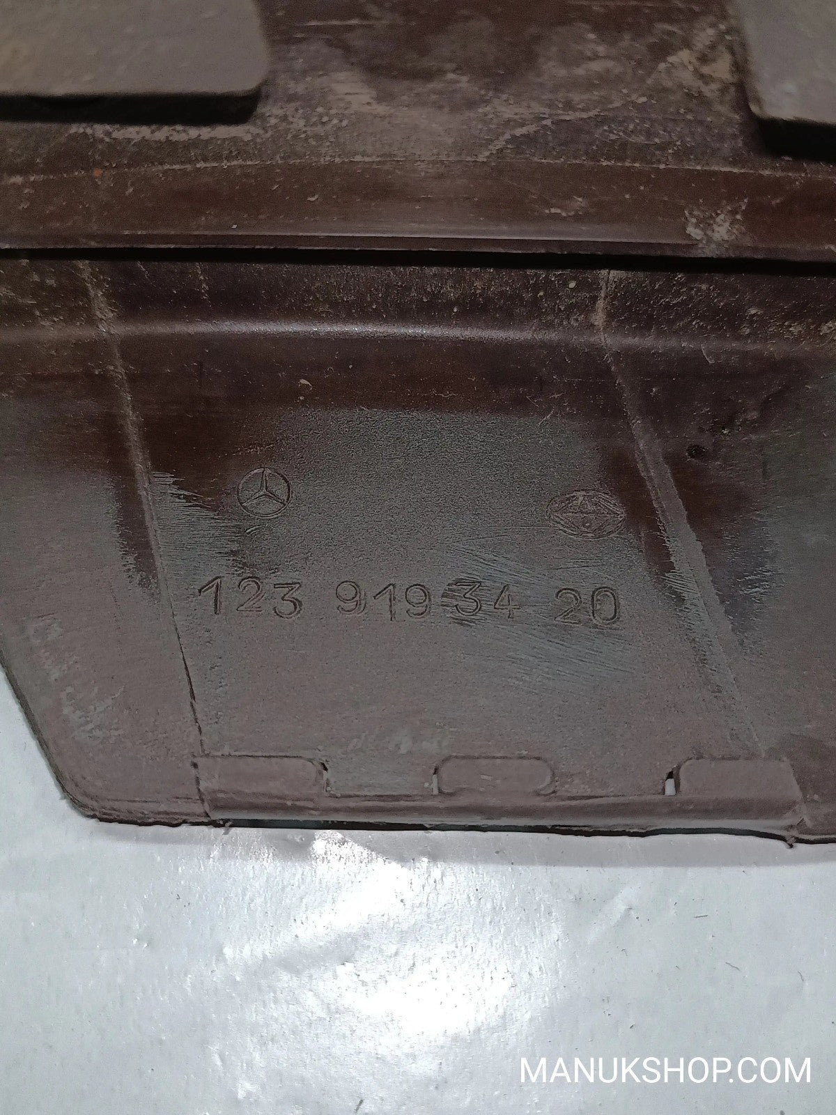 Abdeckung sitz Mercedes-Benz W126 W124 W123 1239193420 123 919 34 20