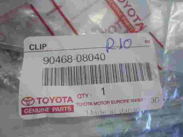 Clip  Toyota Corolla RAV4 Camry V50 Auris 9046808040 90468-08040