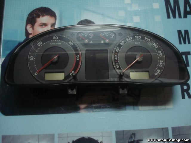Kombiinstrument Tacho Skoda Superb 3U0920811A 5E2 3U0920811A5E2 3UO920811A5E2