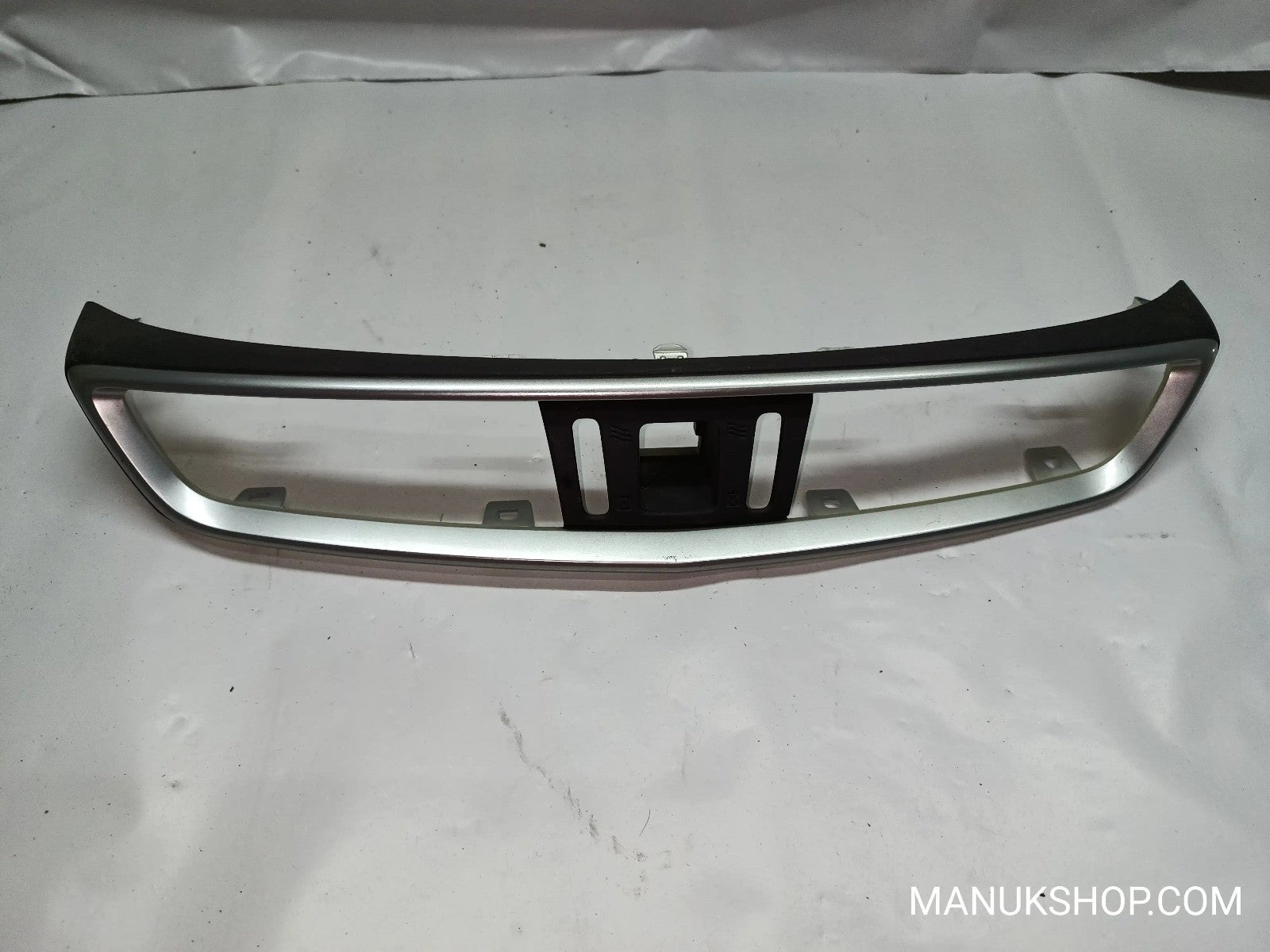 Mittelkonsole Nissan Qashqai J11 30490055 3049-0055