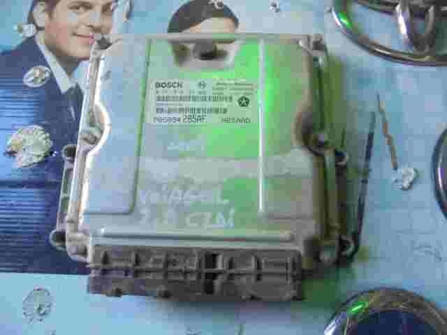 Motorsteuergerät Chrysler Voyager 2.8  P05094285AF HB5AA0 1039S14826 0281012121