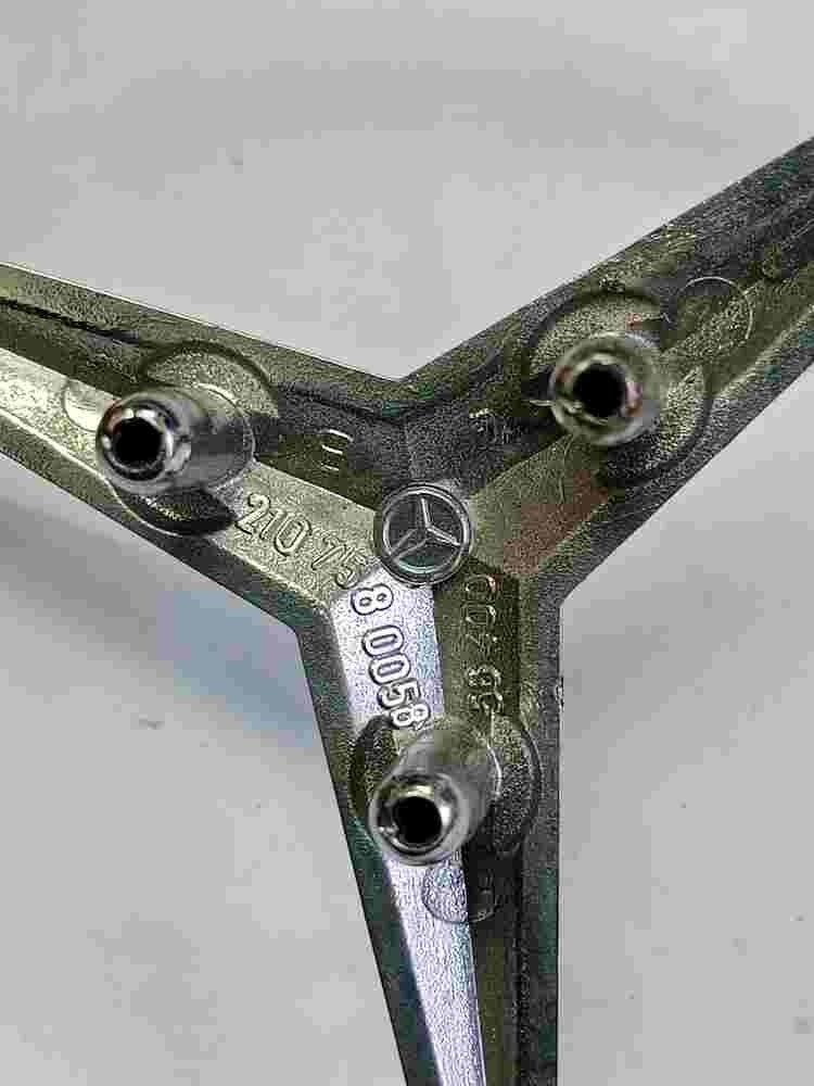 Emblem Mercedes- Benz W210 E-Klasse E-Class 2107580058 210 758 00 58 7cm.