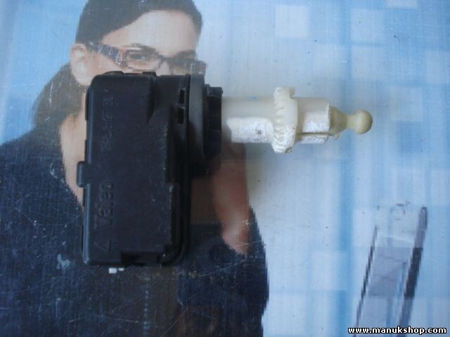 Stellmotor Scheinwerfer LWR Leuchtweitenregulierung Passat 3C Touareg 1Q0941295