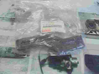 Arm FR Bumper UPR LH / Toyota Avensis II 5214205020 52142-05020