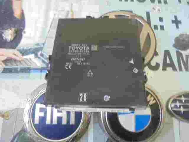 Steuergerät intelligenter Schlüssel Toyota Auris 8999002380 DENSO MB2325009532