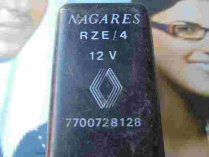 Lichtrelais Renault R21 R25 7700728128 NAGARES RZE/4 12 V. RZE4 12 V.