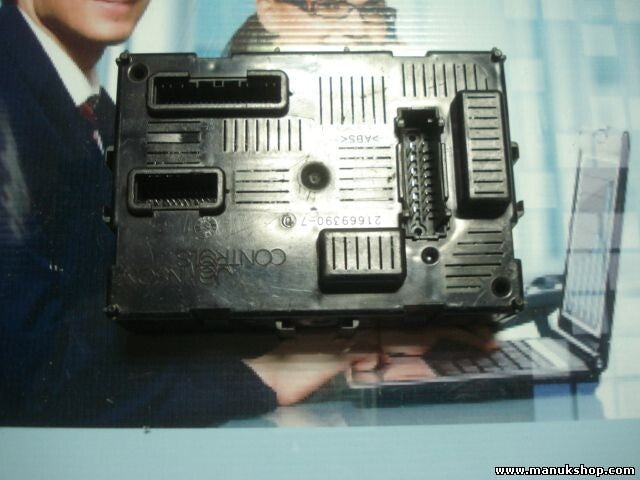 Sicherungskasten Renault Clio BCM L2 CR 1 V12.10 8201054128 00572972 19759041
