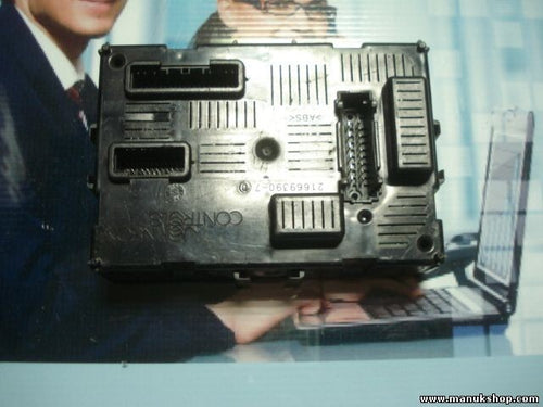 Sicherungskasten Renault Clio BCM L2 CR 1 V12.10 8201054128 00572972 19759041
