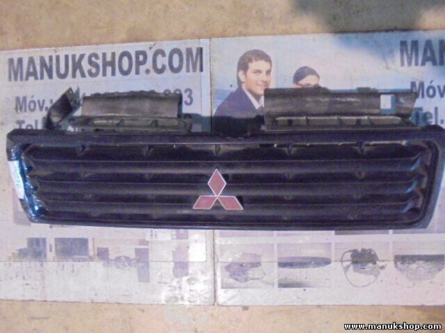 Frontgrill Grill Kühlergrill Mitsubishi Pajero Montero II 1991-1999 MB645720 MMC