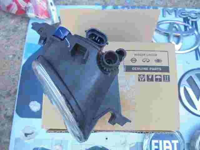 Nebelscheinwerfer vorne Links Nissan Qashqai Bluebird Sylphy Navara 261558992A