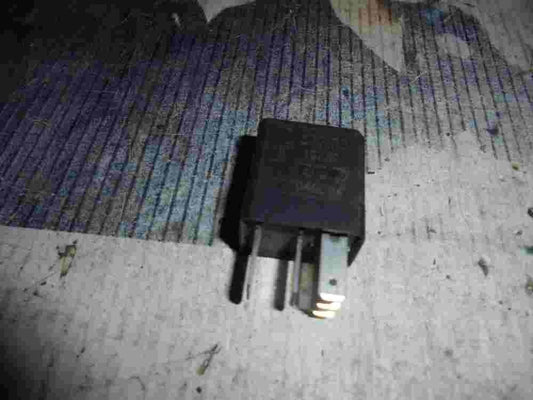Relais Iveco Daily 504049024 677․50 12V 10/20A