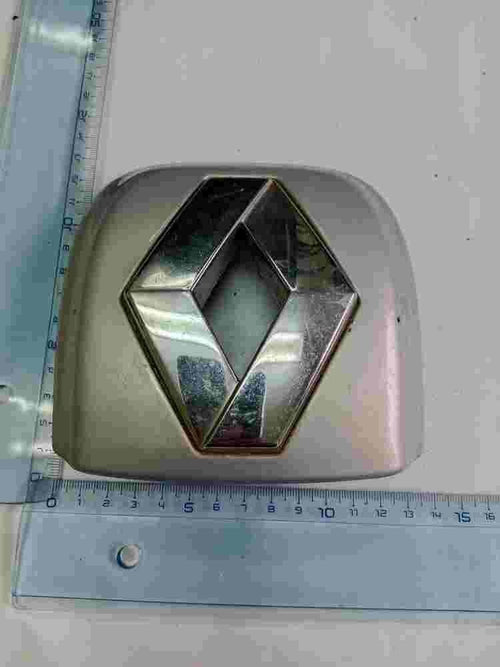 Emblem Renault Clio II 8200060918 82 00 060 918 Valeo 242099000 13.5cm.