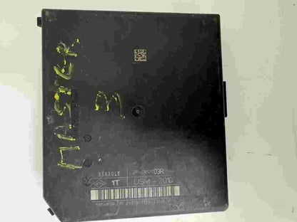 Sicherungskasten Renault Master Opel Movano 284B62103R 2407869125 519541F05 1T