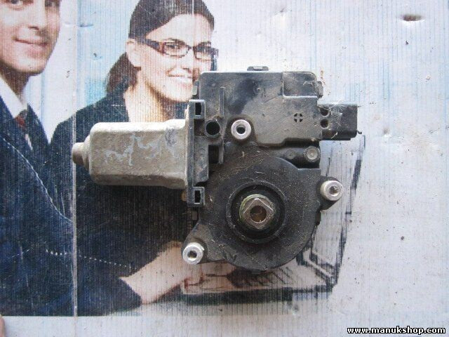 Fensterheber motor hinten rechts Mitsubishi Montero Pajero III V70 MR436870
