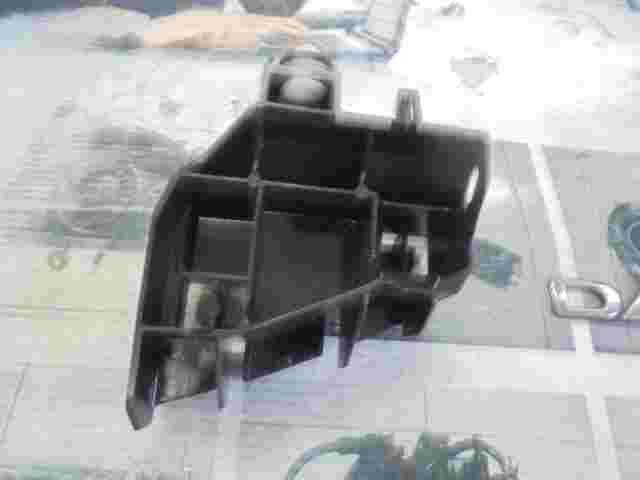 Retainer Rear Bumper Upper LH  Toyota Land Cruiser Prado (150) 5256360060