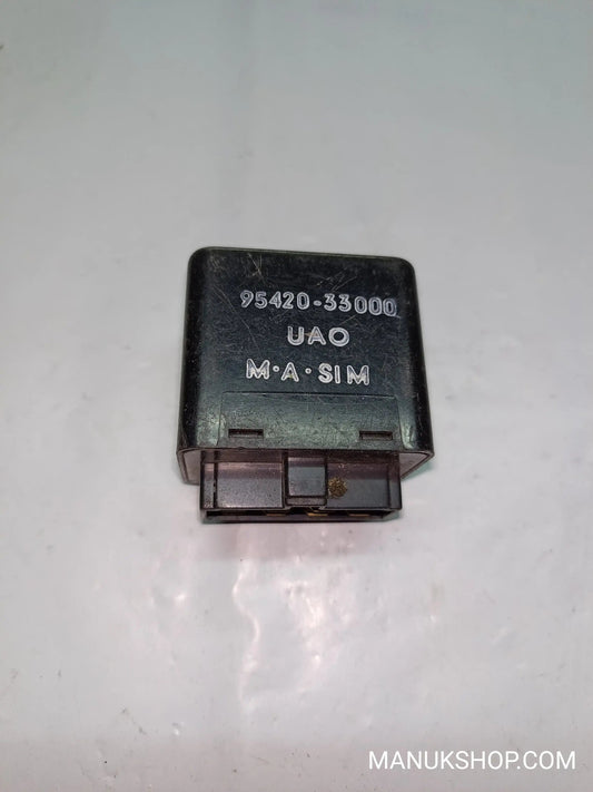 Heckscheibenwischer Relais Hyundai Accent 9542033000 95420-33000 UAO M·A·SIM