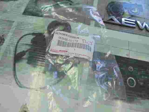 Retainer Cushion / Toyota Land Cruiser Prado 90 Hilux Surf  4Runner 9094802119