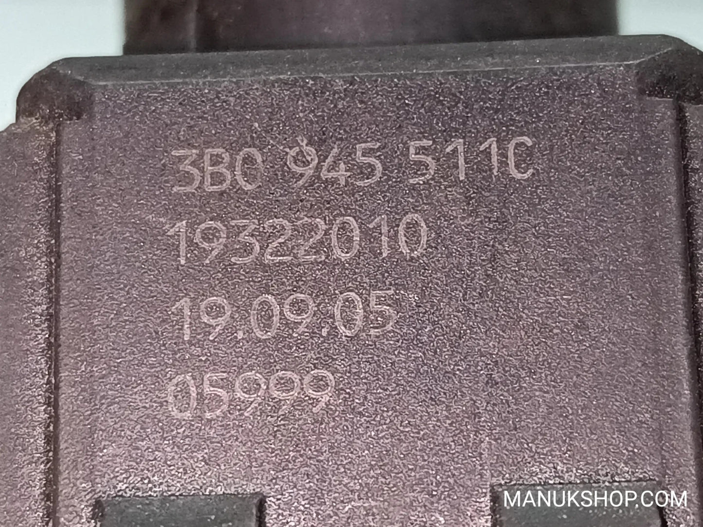 Bremslichtschalter VW Volkswagen Golf V 3B0945511C 3B0 945 511C 19322010 05999