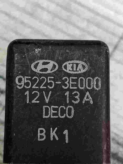 Leistungsrelais Kia Sorento 952253E000 95225-3E000 12V 13A Deco BK1