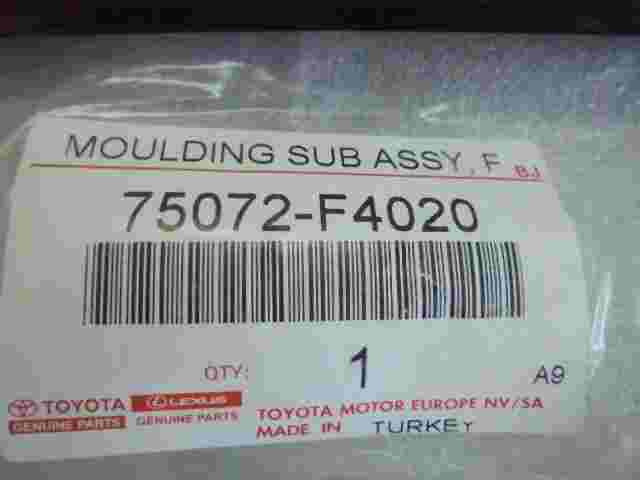 Moldura / Zierleiste  Molding / Toyota C-HR 75072F4020 75072-F4020