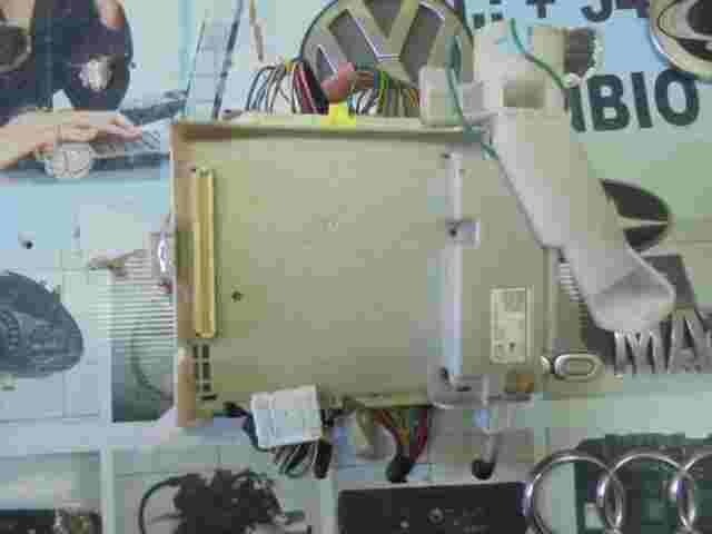Sicherungskasten Toyota Prius 8273047510 82730-47510 2E220008 2E22-0008 C9
