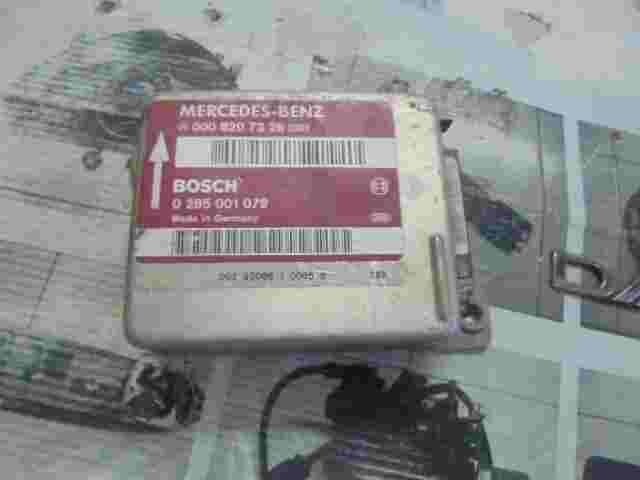 Airbagsensor Airbagsteuergerät Mercedes C280 W202 0008207326 (00) 0285001079
