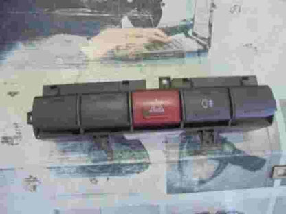 Warnblinkschalter Citroën Jumper Peugeot Boxer Ducato A131  54119 7353061080