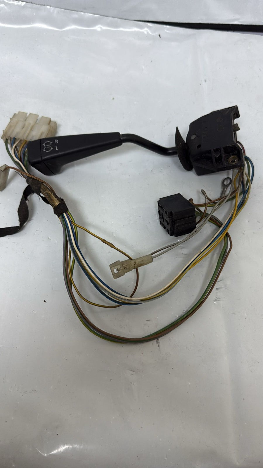 Warnblinkrelais BMW 3 E36 61311367001 61.31-1 367 001 4DB00375027 TBB73 DOT