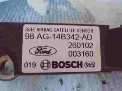 Airbagsensor Airbagsteuergerät Ford Focus 98AG14B342AD 98  BOSCH 260102 003160