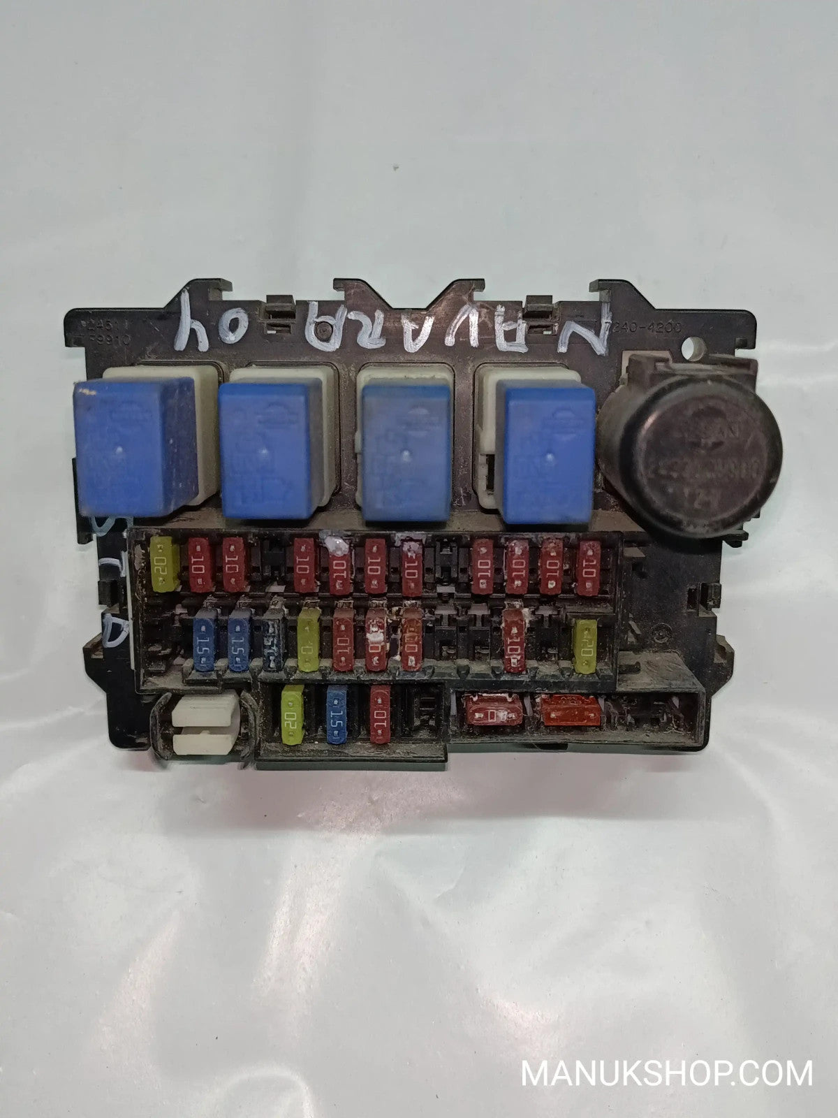 Sicherungskasten NNissan Navara 72404200 7240-4200