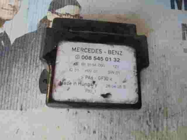 Glühkerzen Relais  Mercedes W201 190E W124 0085450132 899154000 Q01 HW 01 SW 01