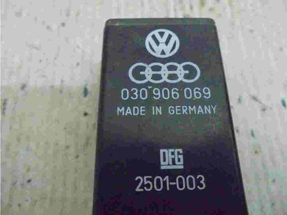 Steuergerät Leerlaufregulierung Polo Seat Skoda Audi 030906069  2501-003 Nr.82