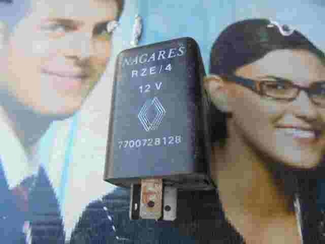 Lichtrelais Renault R21 R25 7700728128 NAGARES RZE/4 12 V. RZE4 12 V.