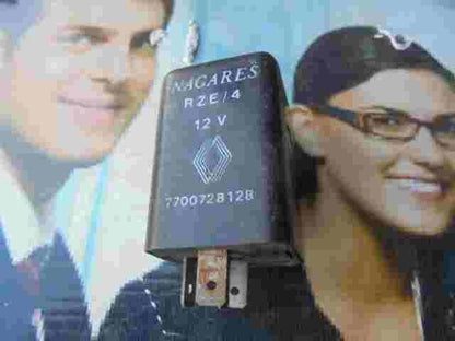 Lichtrelais Renault R21 R25 7700728128 NAGARES RZE/4 12 V. RZE4 12 V.