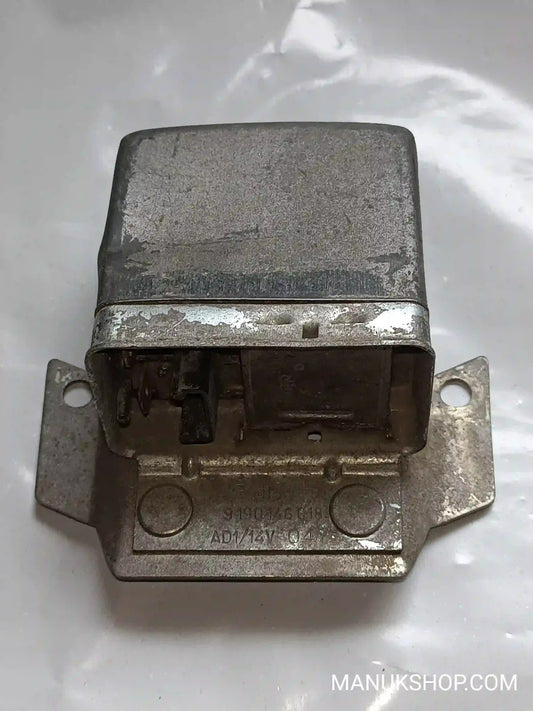 Spannungsregler  Renault R 18 9190146018 BOSCH AD114V047 AD1/14V 047