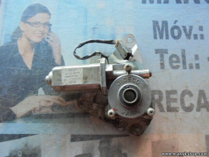 Fensterheber motor hinten rechts Nissan Patrol Station Wagon w160 8273006J05