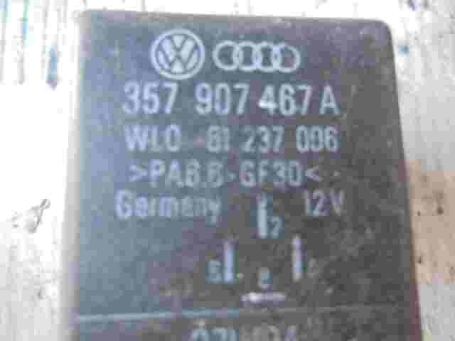 Kraftstoffpumpenrelais VW Transporter T4 Audi Seat Skoda 357907467A  Nr.155