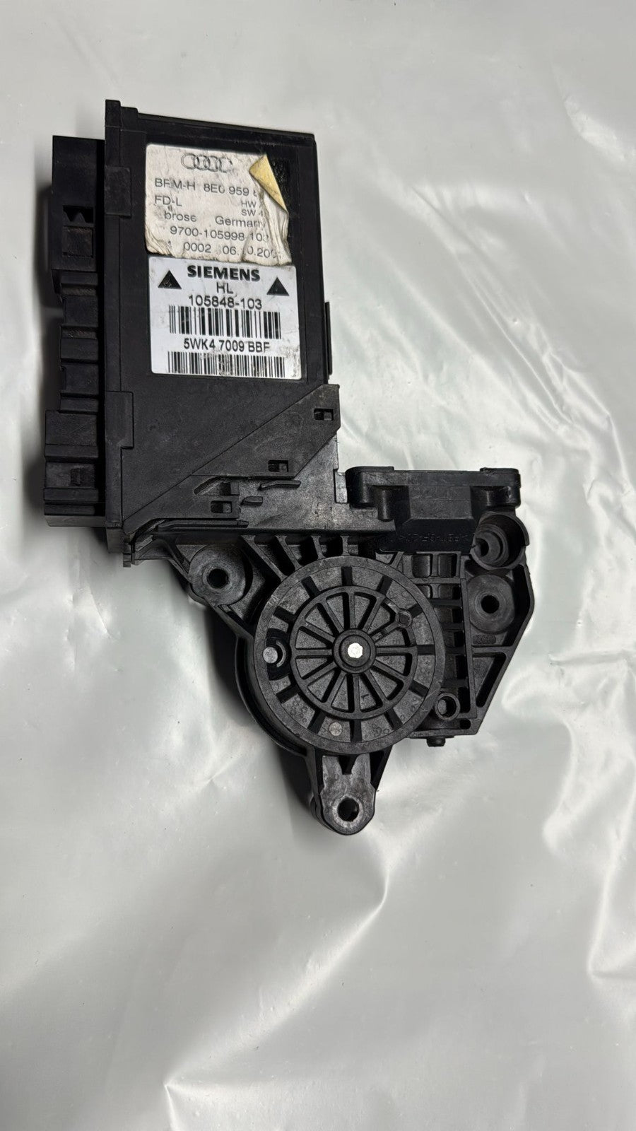 Fensterheber motor hinten Links Audi A4 S4 B6 8E0959801A 5WK47009BBF 105848103