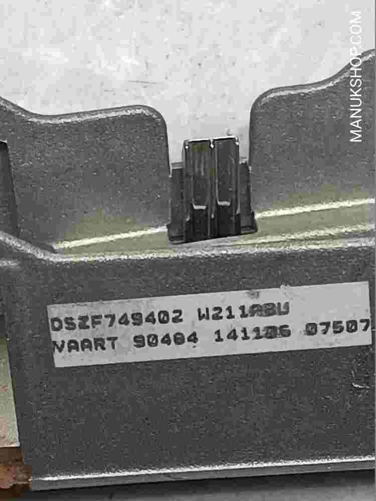 Mittelkonsole Mercedes Benz  W211 A2116808136 90537SA 1414BC 90308QA DSZF749402